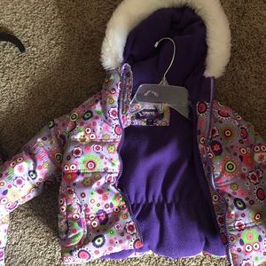 Girls size 2T snow suit: good condition